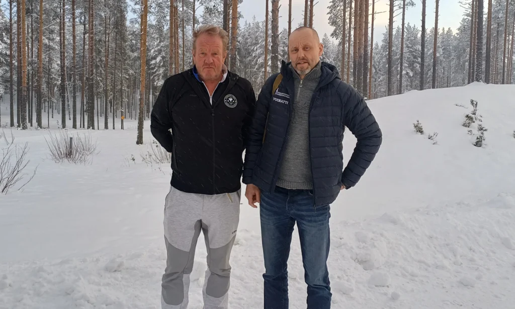 Hankkeen toimijat Olli-Pekka Kärkkäinen ja Teemu Rauhala poseeraavat kuvassa.